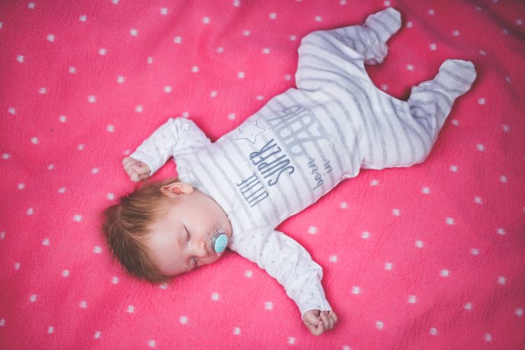 Biegunka u niemowlaka może być stanem zagrażającym jego zdrowiu i/lub życiu